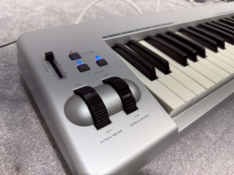 M-Audio Keystation 61es Semi Weighted USB Midi Controller / Keyboard - Image 4