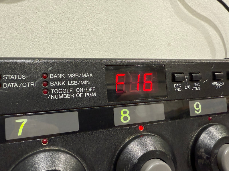 Yamaha MFC10 MIDI Foot Controller with Instruction Booklet - Image 3