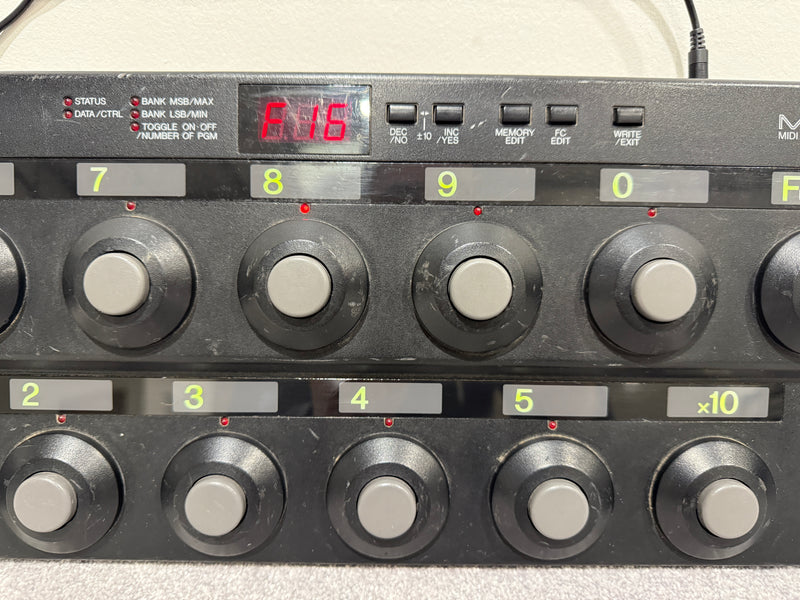 Yamaha MFC10 MIDI Foot Controller with Instruction Booklet - Image 5