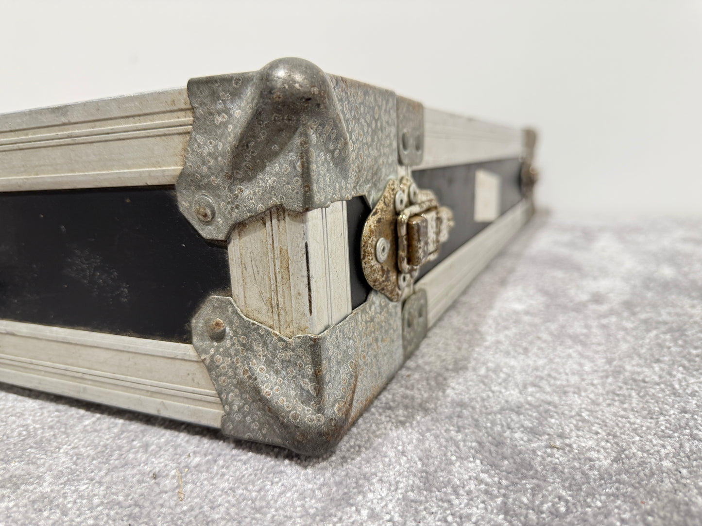 Flight Case for DJ / Disco Equipment - Size 2U with Handle
