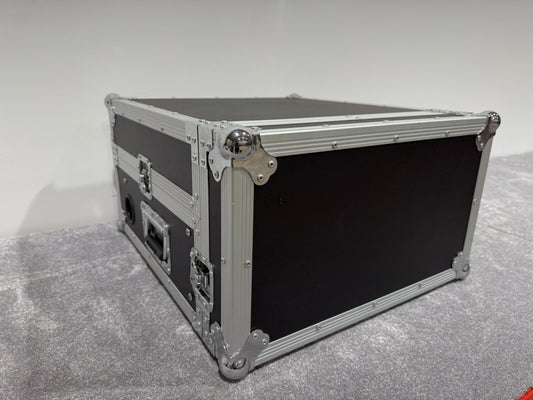 Cobra Case - Flight Case with 4U Rack Mount with Slide-Out Stand