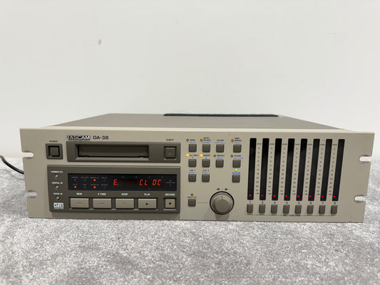Tascam DA-38 - Digital Multitrack Recorder