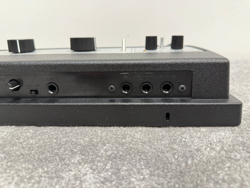 Korg microKORG XL - Synthesiser / Vocoder - 37 key mini keyboard - 128 sounds - Boxed - Image 9