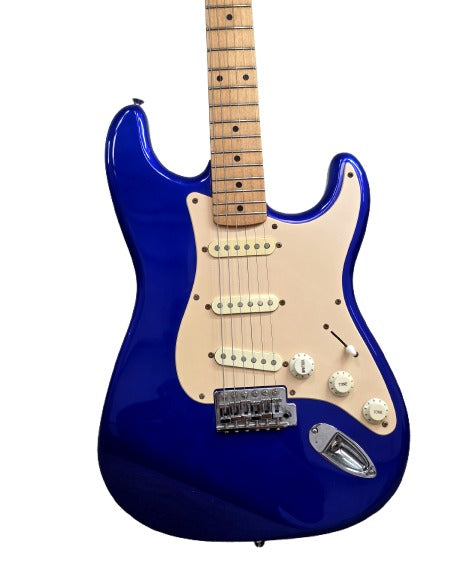 Squier Affinity Stratocaster 2006 - Electric Guitar - Metallic Blue - Good w/ Soft Case - image 1