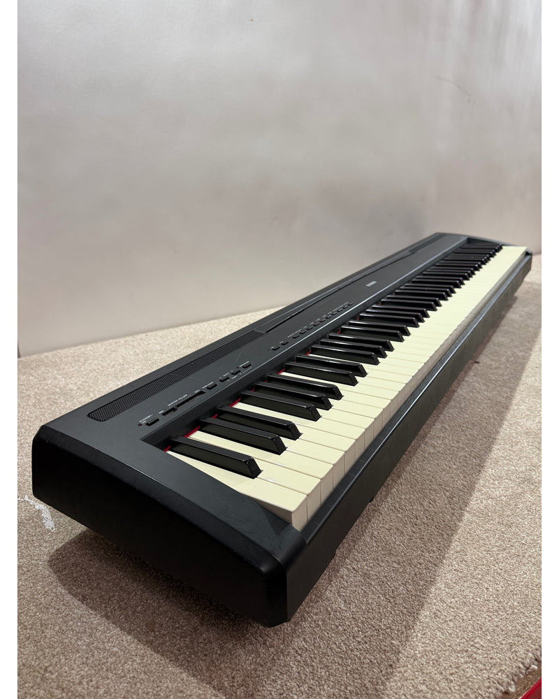 Yamaha P85 - Digital Piano - Good w/ Soft Case and Power Supply - image 6