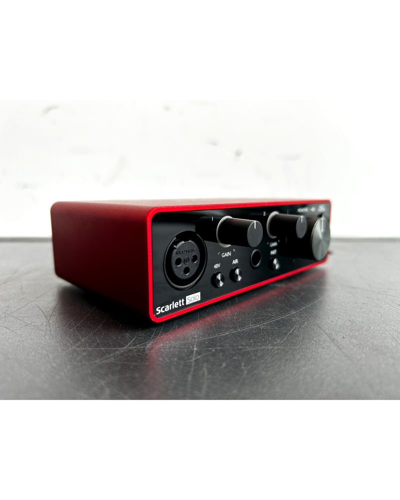 Focusrite Scarlett Solo (3rd Gen) - Audio Interface - Red - Excellent - Image 2