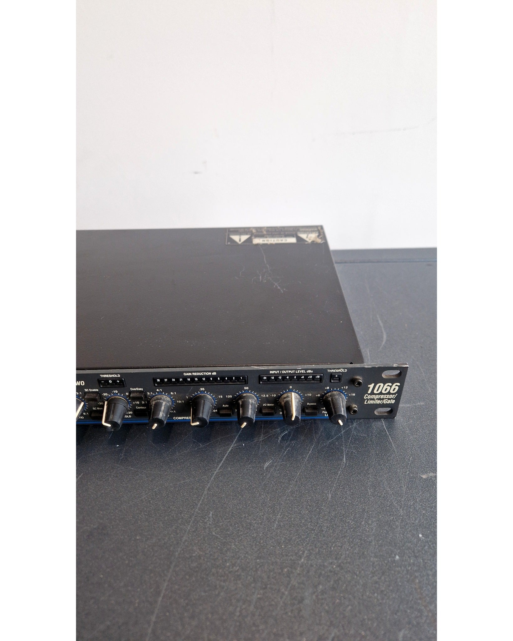 DBX 1066 - Compressor - Fair – Audio Trader