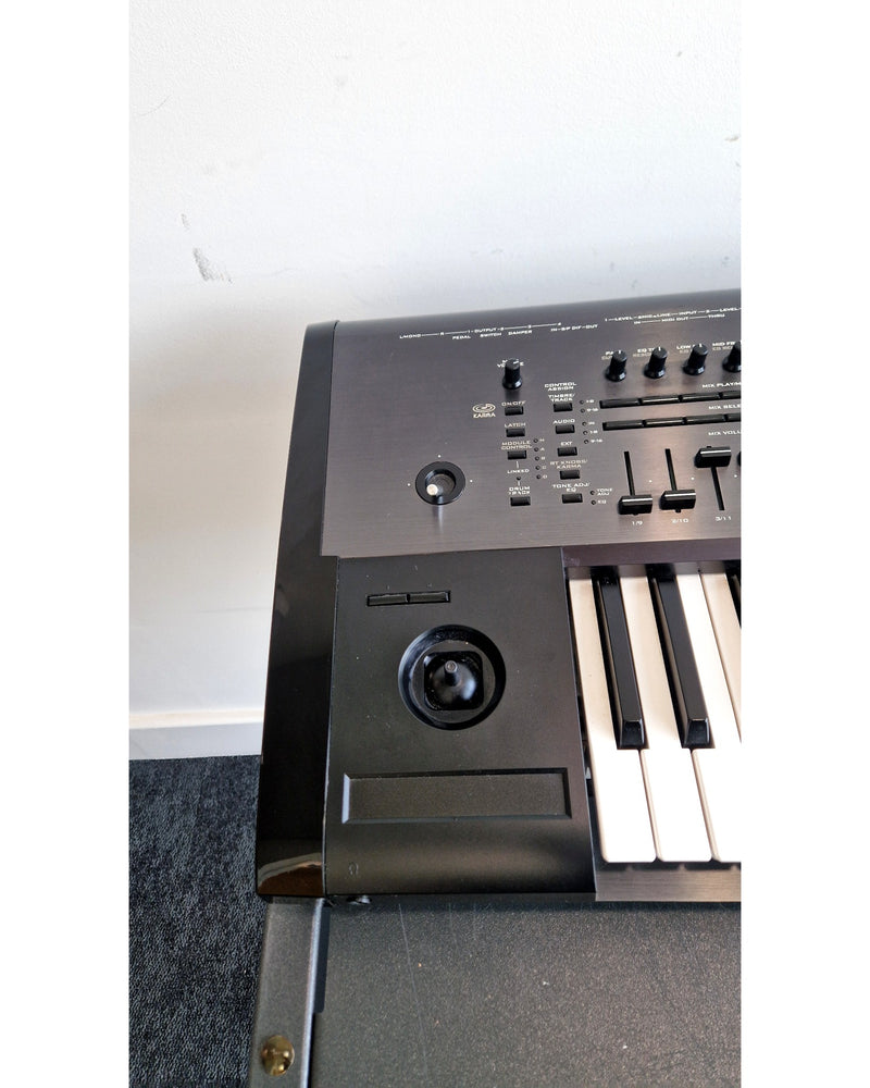 Korg Kronos-61 - Synthesizer Keyboards - Black - Excellent w/ Hard Case & sustain pedal - Image 6
