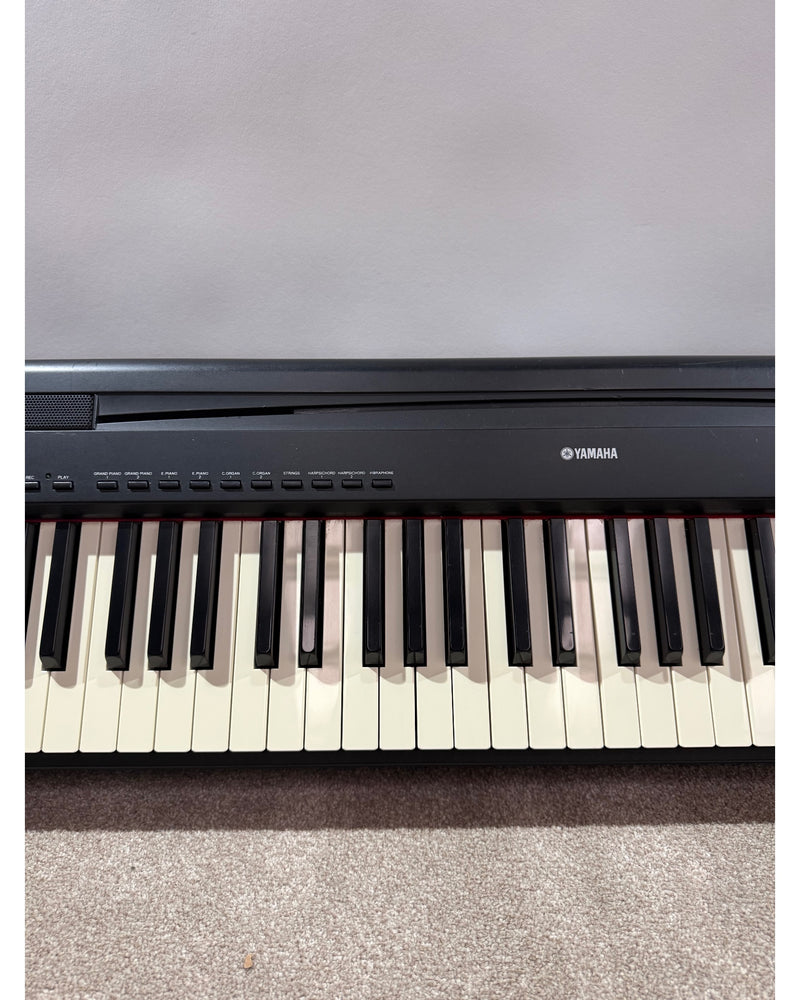 Yamaha P85 - Digital Piano - Good w/ Soft Case and Power Supply - image 3