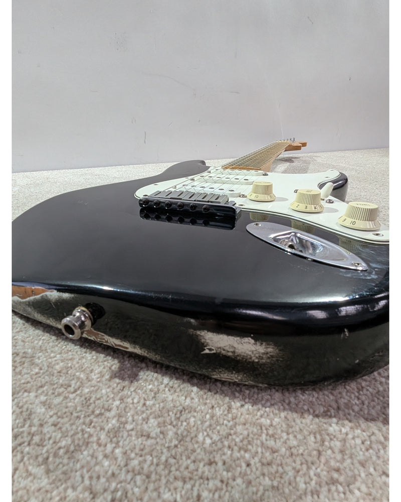 Fender Fender Stratocaster - Electric Guitar - Black - Good w/ Hard Case - image 17