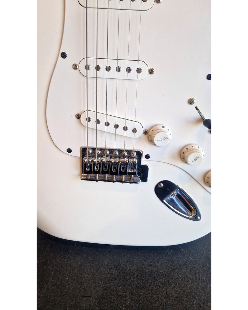 Squier Strat Chinese - Electric Guitar - White - Good - Image 6
