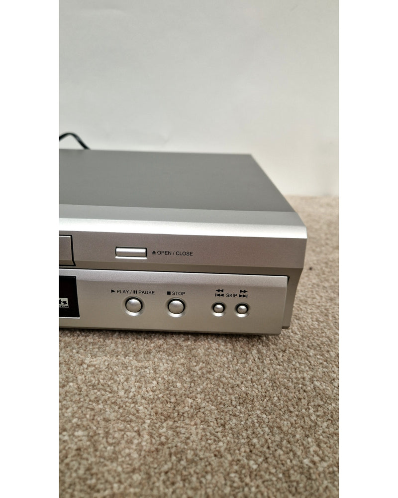 Hitachi DV-P305E - Media Player - Excellent w/ Original Box - image 2