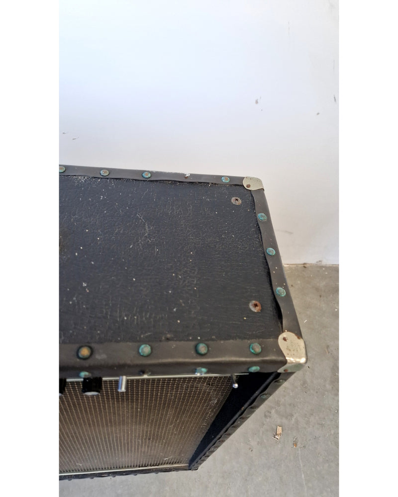 Roland Jazz Chorus 160 - Guitar Amplifiers - Good w/ wheels on - Image 11