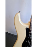Fender American Deluxe Stratocaster 2013 - Cream - Electric Guitar - Excellent w/ Hard Case & trem bar - Image 6