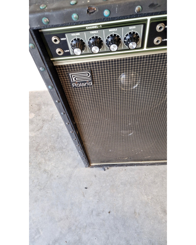 Roland Jazz Chorus 160 - Guitar Amplifiers - Good w/ wheels on - Image 6