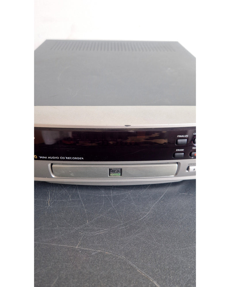 Philips CDR560 538 - CD Players - Good w/ Soft Case - Image 8