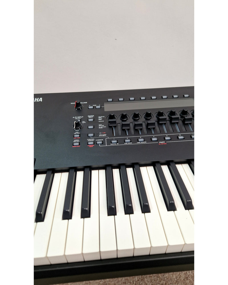 Yamaha Montage M8x - Synthesizer - Like New w/ Hard Case - image 6