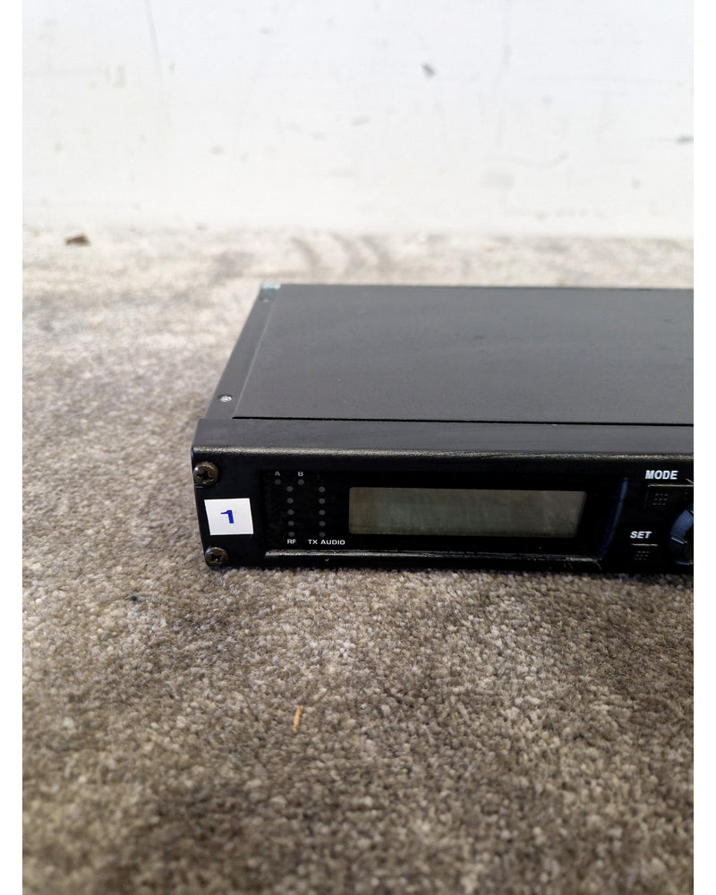 Shure ULXP4 829-865 MHZ Receiver – Receiver - Excellent - Image 3