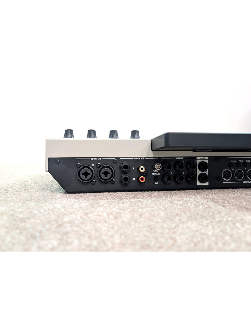 Akai MPC XL - Samplers & Sequencers - Grey/Black - Like New w/ Original Box & Manuals - image 11