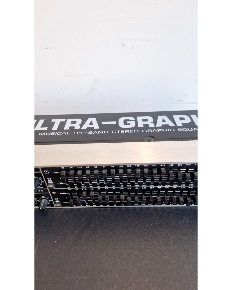 Behringer Ultragraph Pro GEQ 3102 - Equalisers - Good w/ Original Box & Manuals - Image 5