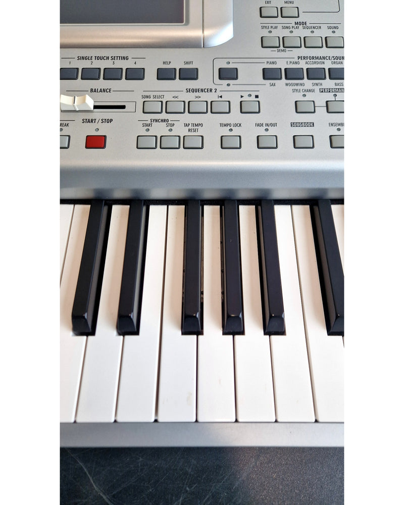 Korg PA588 - Synthesizer Keyboards - White - Keyboard - Excellent w/ Hard Case & Power Supply - image 10