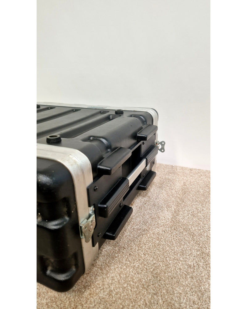 SKB 4U Flightcase - Cases & Racks - Very Good - Image 3