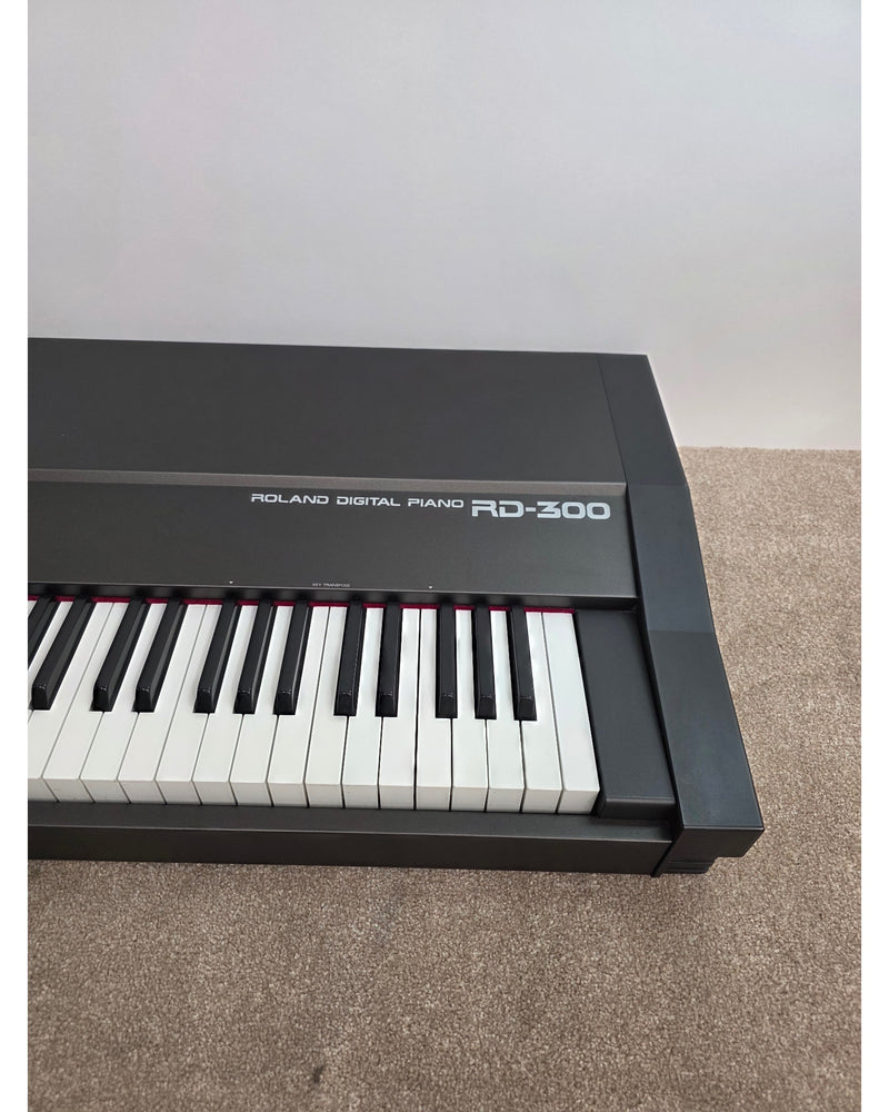 Roland RD-300 - Digital Piano - Black - Excellent w/ Hard Case - image 5