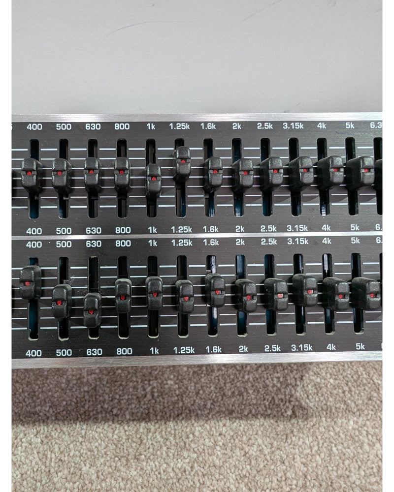 Behringer Ultragraph Pro FBQ3102 - Equaliser - Good w/ Original Box - image 9