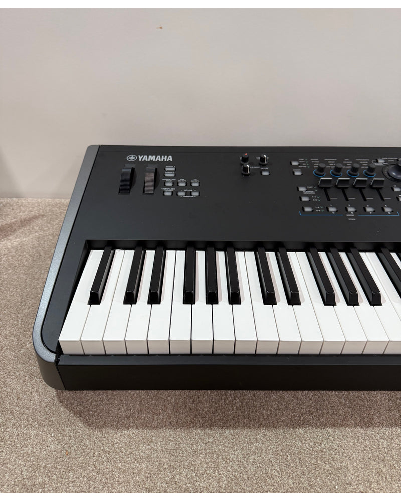 Yamaha MODX8 - Synthesizer - Black - Excellent w/ Power Supply - image 2