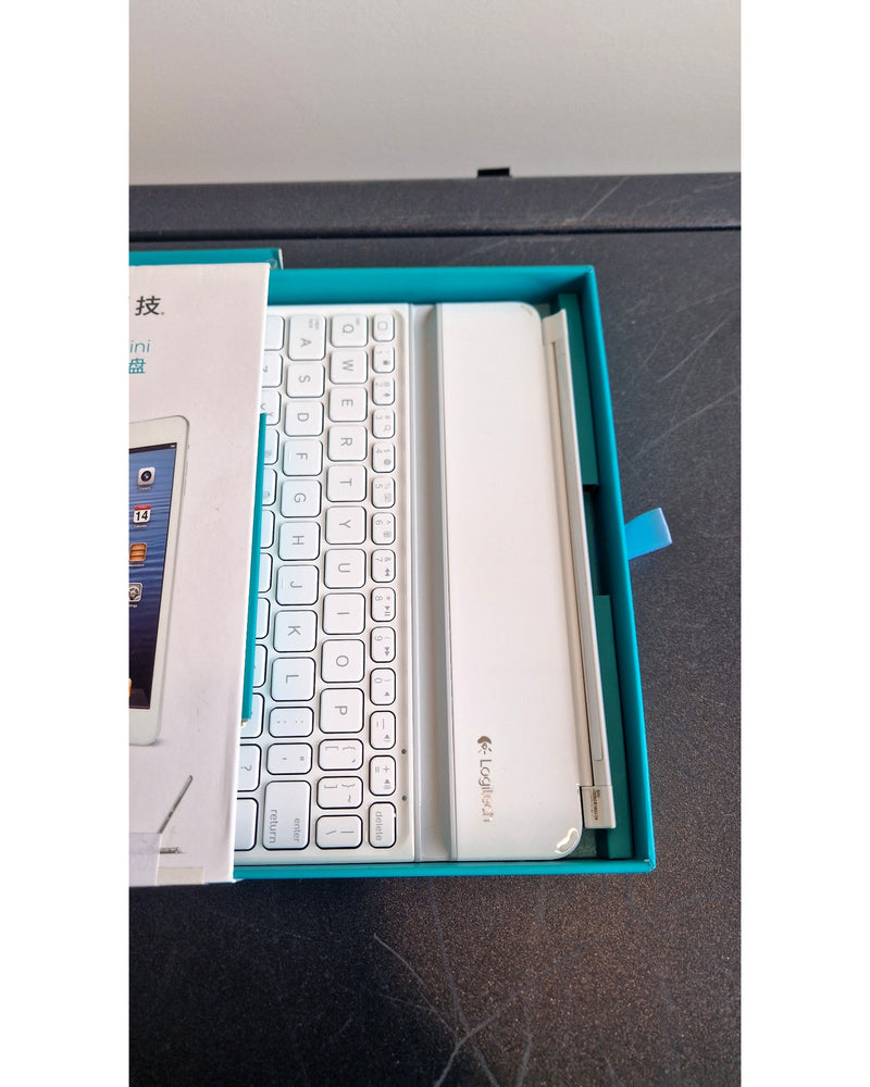 LOGITECH Ultrathin Mini iK700 - Keyboards - Like New w/ Original Box - Image 9