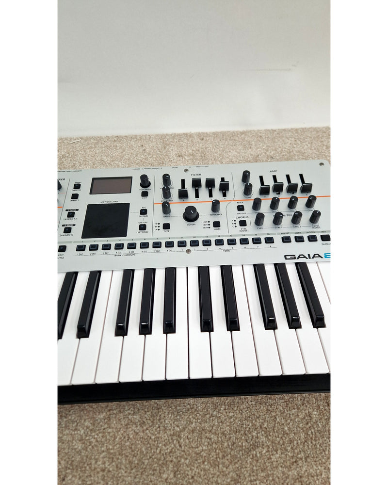 Roland Gaia 2 - Synthesizer Keyboards - Excellent w/ Power Supply - image 3
