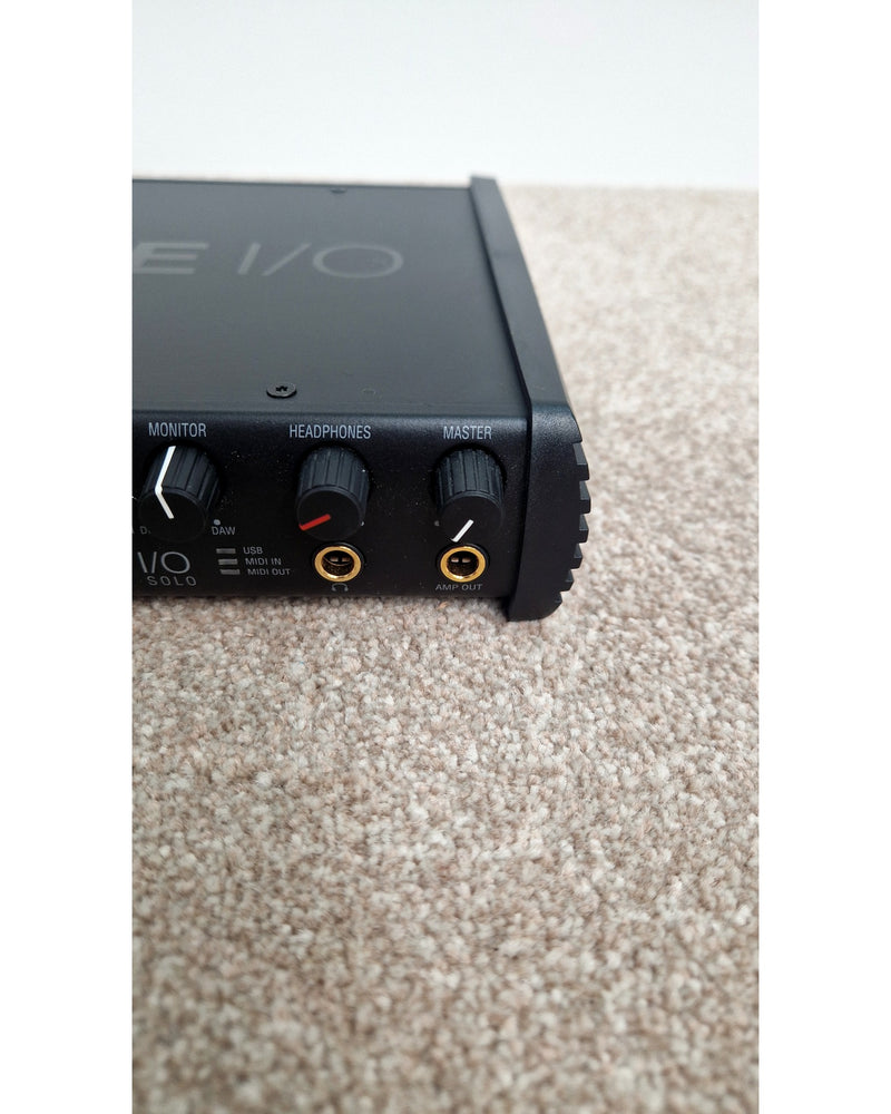 IK Multimedia AXE I/O Solo - Audio Interface - Like New w/ Original Box - image 5