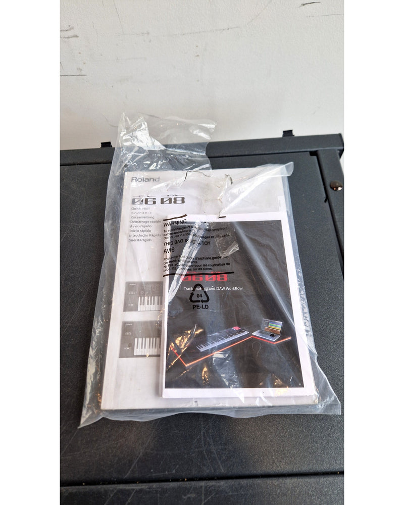 Roland FA-08 - Synthesizer Keyboards - Black - Excellent w/ Power Supply & Original Box - Image 4