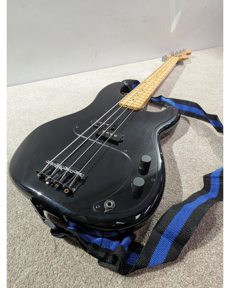 Fender Roger Waters Precision Bass - Bass Guitar - Black - Excellent w/ Hard Case - image 11