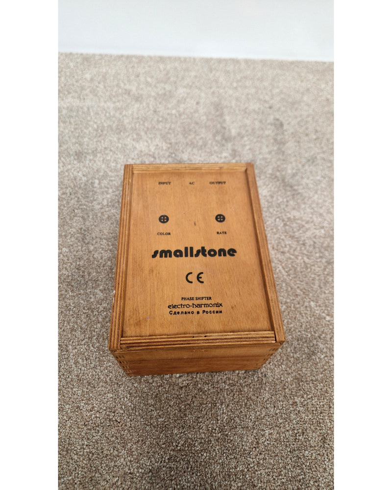 Electro-Harmonix Small Stone Russian - Effects Pedal - Black - Good w/ Hard Case - Image 2