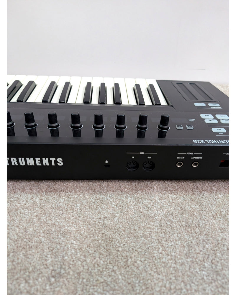 Native Instruments Komplete Kontrol S25 - MIDI Controller - Black - Like New w/ Original Box, Power Supply, USB Cable - image 3