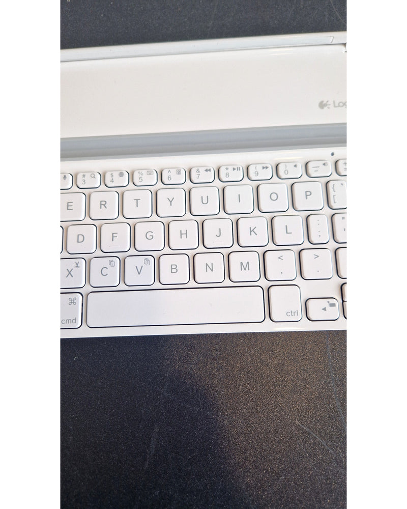 LOGITECH Ultrathin Mini iK700 - Keyboards - Like New w/ Original Box - Image 3