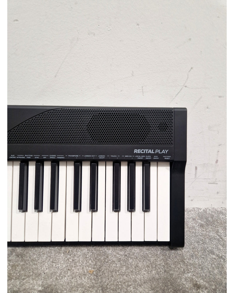 Alesis Recital - Musical Keyboards - Black - Excellent w/ Soft Case - Image 2