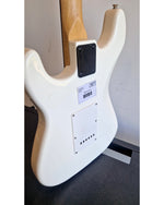 Squier Strat Chinese - Electric Guitar - White - Good - Image 15