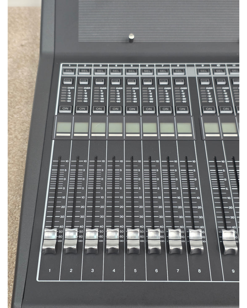Yamaha QL5 - Mixer - Black - Excellent w/ Power Supply, Manuals, Soft Cover - image 2