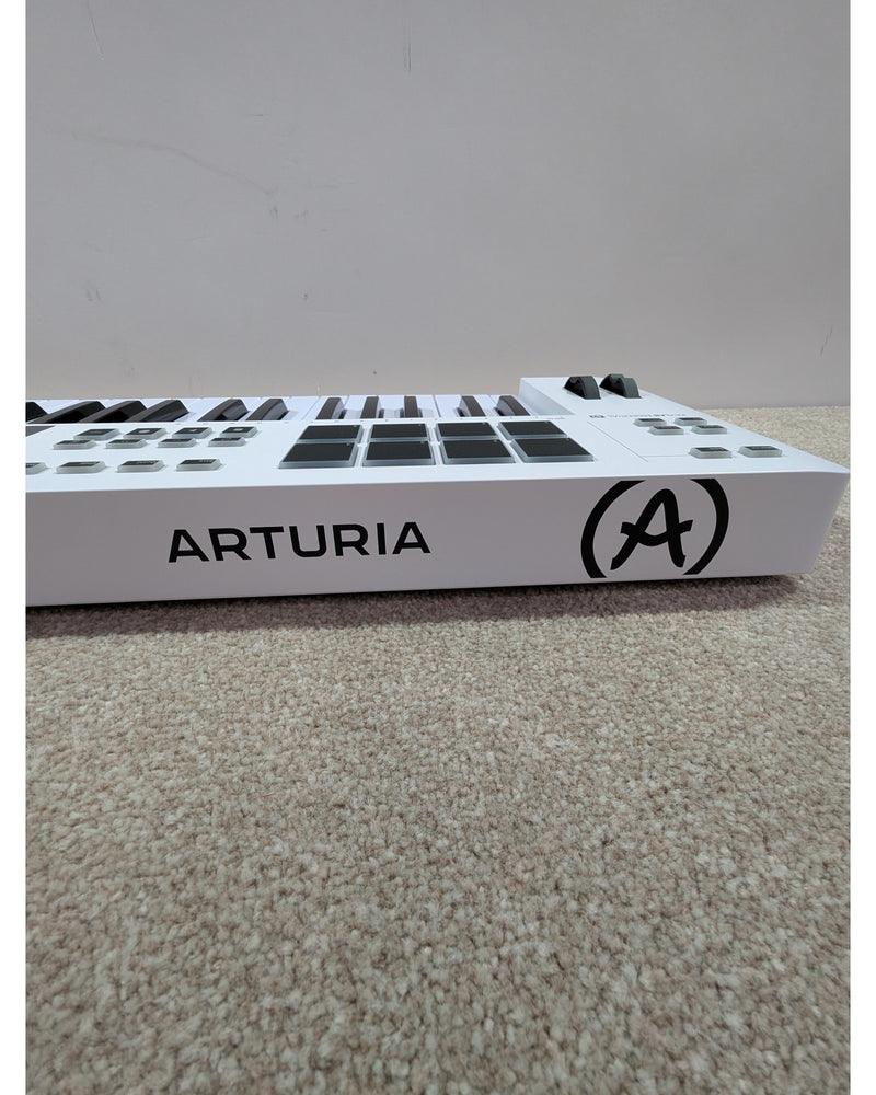 Arturia KeyLab Essential mk3 - MIDI Controller - White - Excellent - image 13