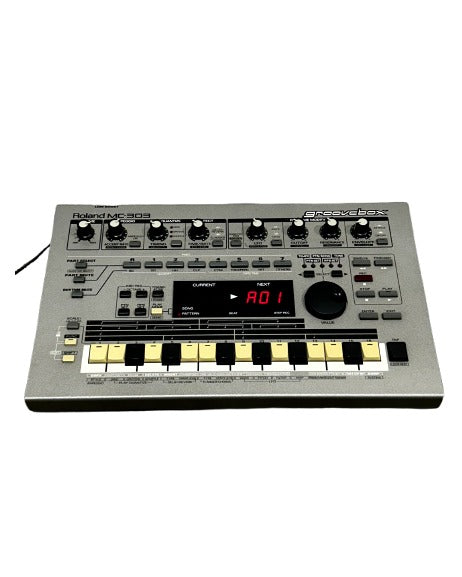 Roland MC-303 - Synthesizer - Silver - Excellent