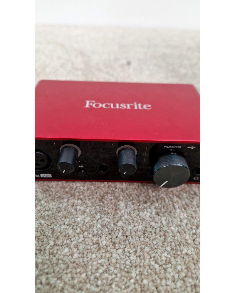 Focusrite Scarlett Solo - Audio Interface - Excellent w/ Original Box - image 4