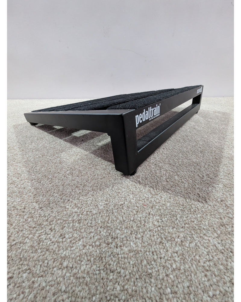 Pedaltrain NOVO 18 - Pedalboards & Power - Black - Very Good w/ Soft Case - image 2