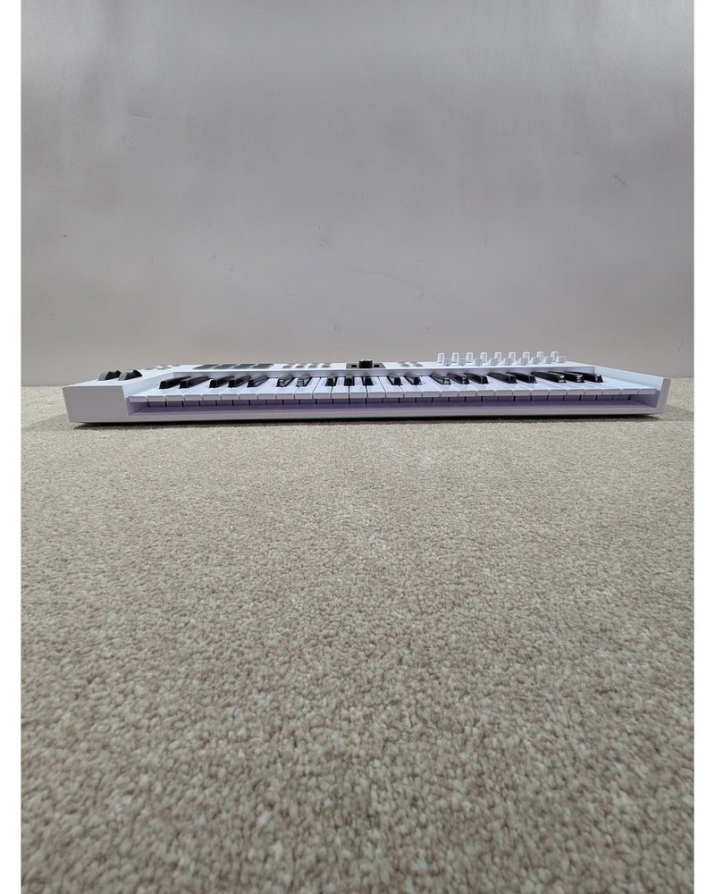 Arturia KeyLab Essential mk3 - MIDI Controller - White - Excellent - image 2