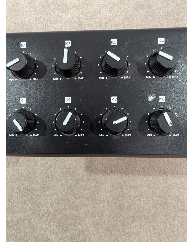Akai Pro LPD8 - MIDI Controller - Very Good w/ Manuals - image 11