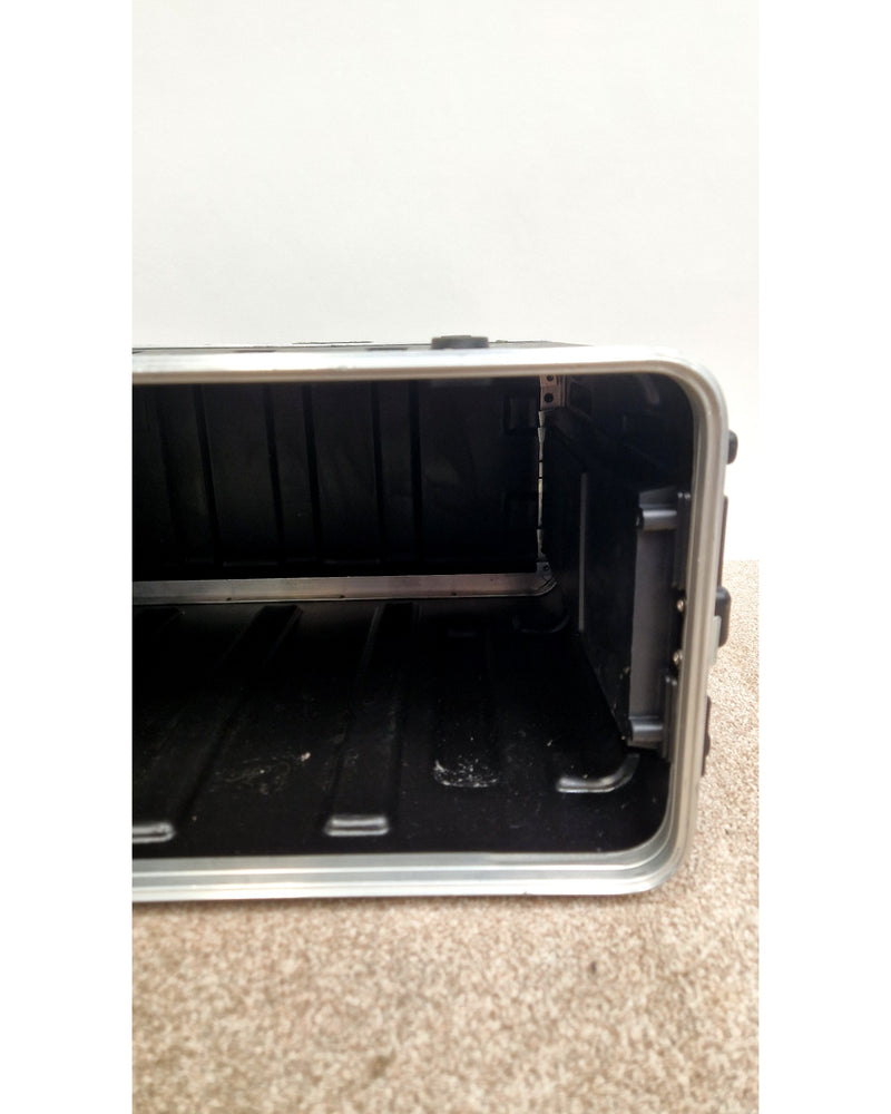 SKB 4U Flightcase - Cases & Racks - Very Good - Image 8