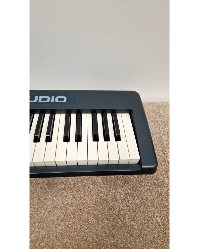 M-Audio Keystation 88 - MIDI Controllers - Like New - Image 2