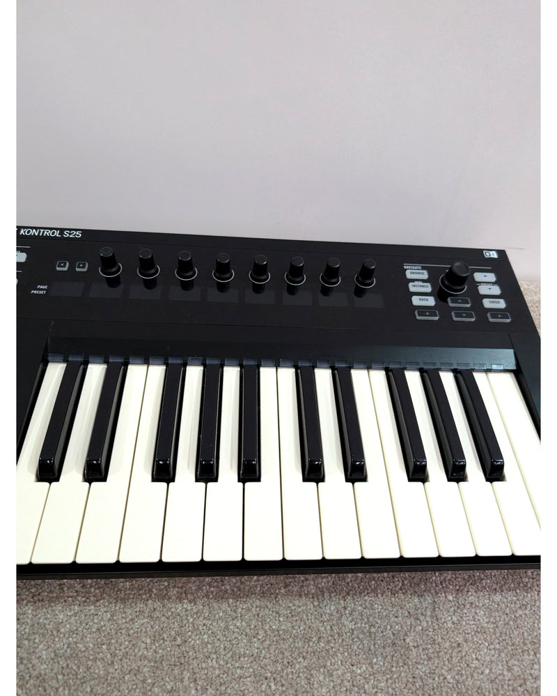 Native Instruments Komplete Kontrol S25 - MIDI Controller - Black - Like New w/ Original Box, Power Supply, USB Cable - image 10