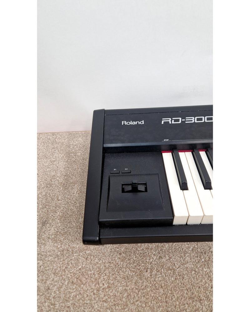 Roland RD300GX - Good - image 9